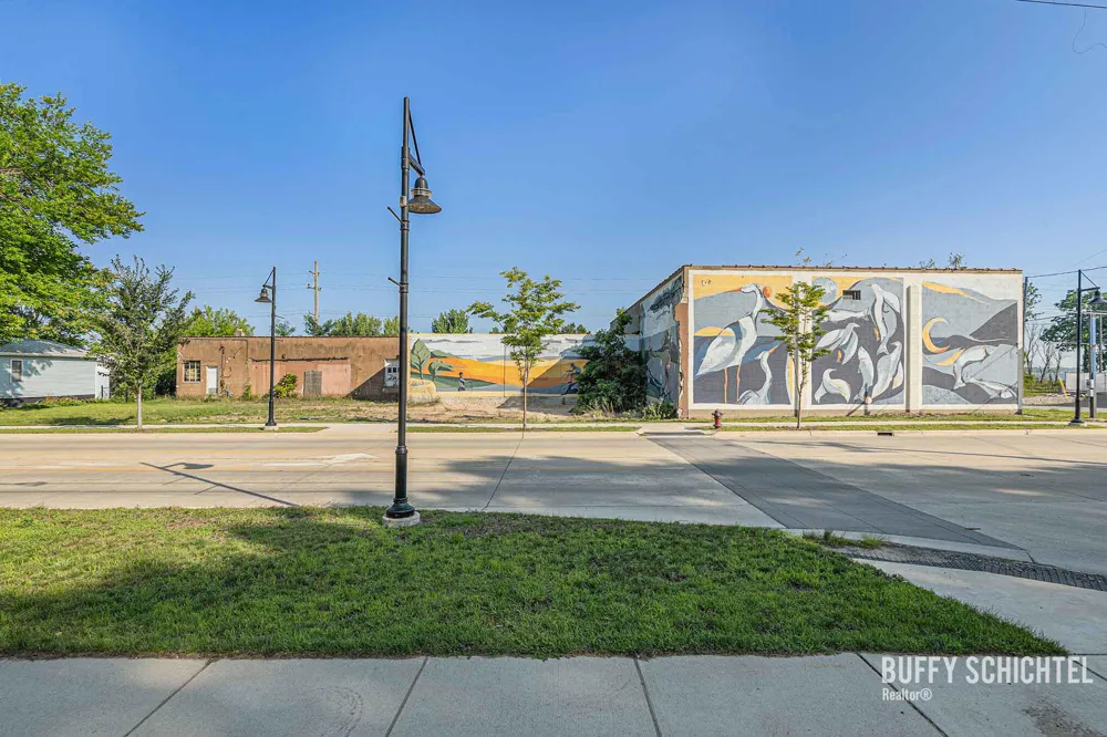 1812 Lakeshore Drive Muskegon, MI 49441