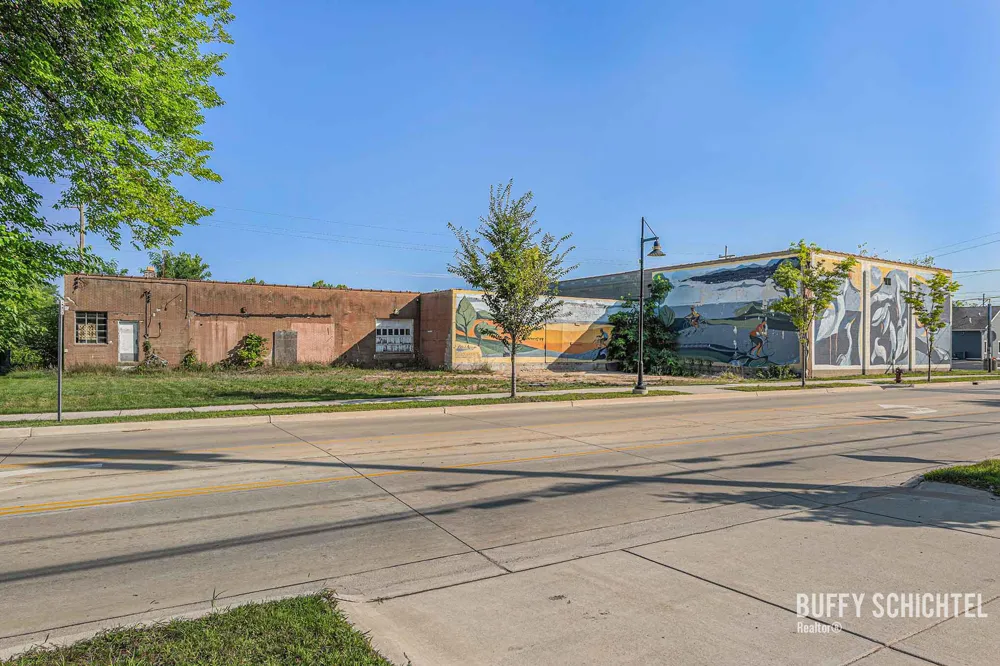 1812 Lakeshore Drive Muskegon, MI 49441