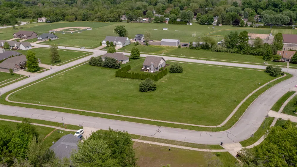 46744676 Luther Path St. Joseph, MI 49085