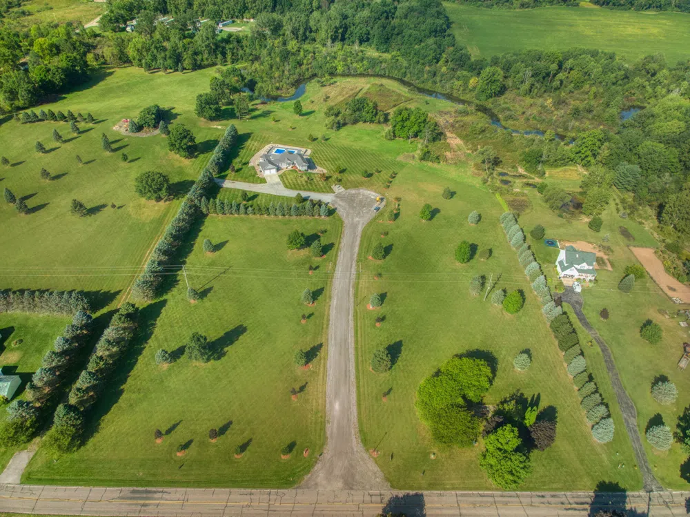 RIVER BEND Drive Lot #4 Concord, MI 49237