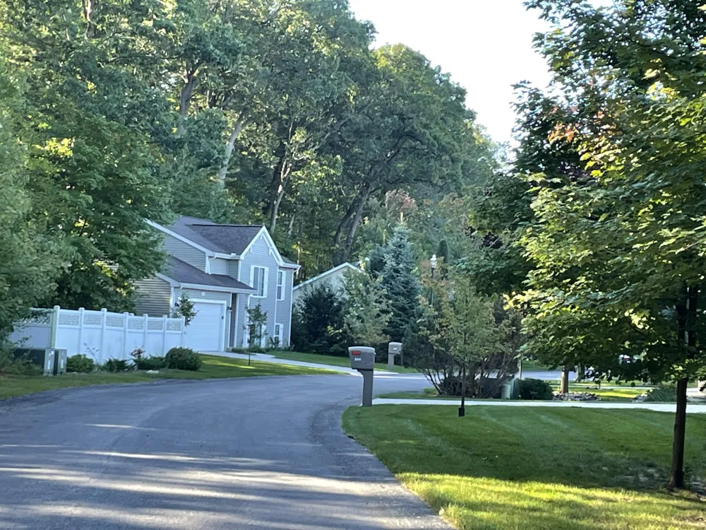 2418 View Lane Muskegon, MI 49445