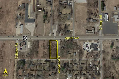 E Apple Avenue
