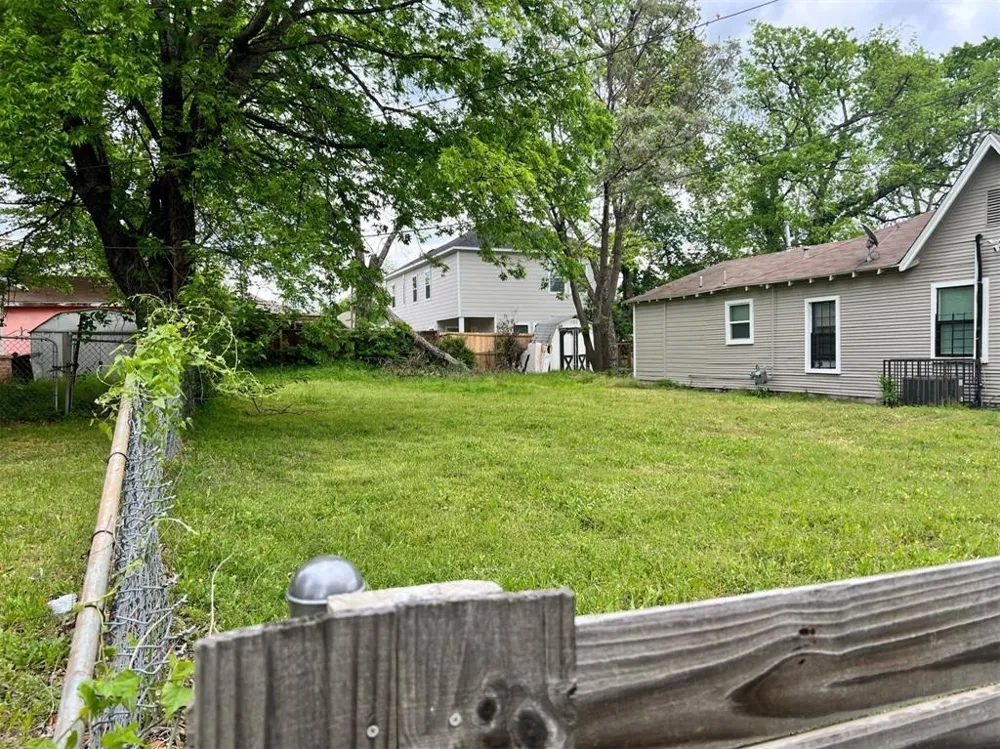 3904 Waldron Avenue Dallas, TX 75215