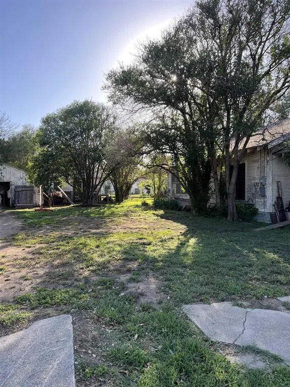 606 S Chestnut Street Lampasas, TX 76550