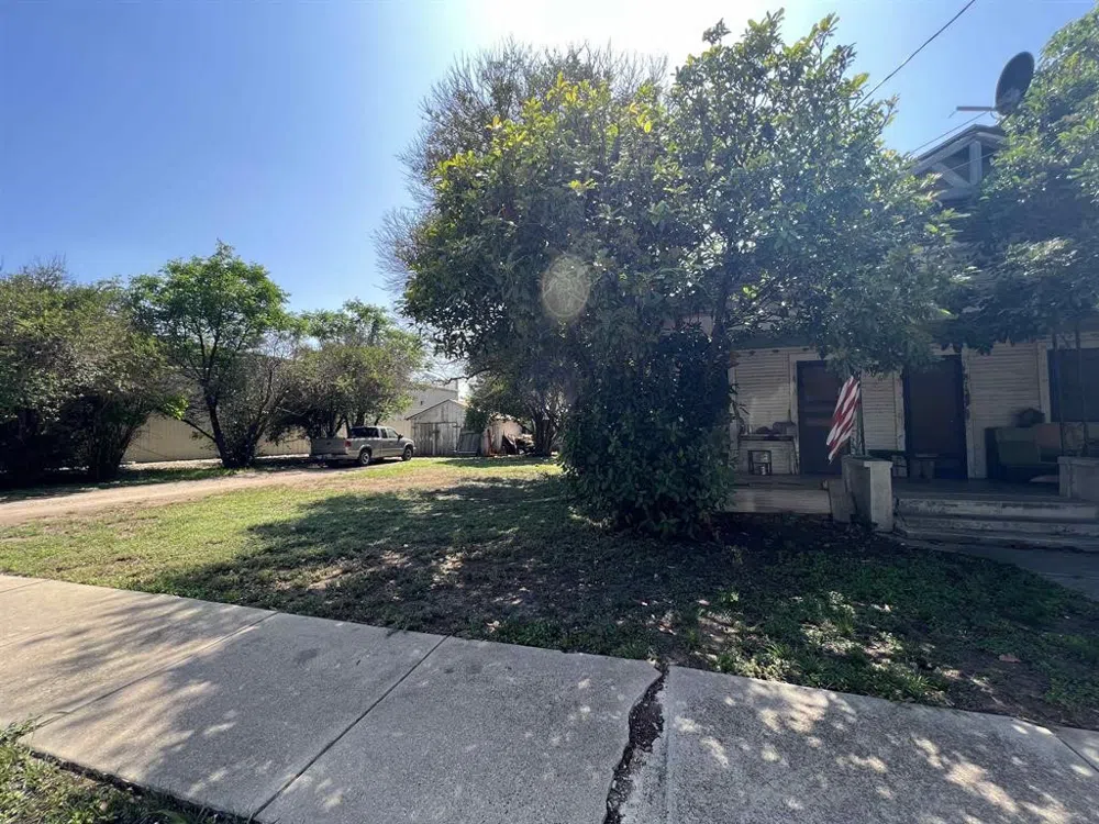 606 S Chestnut Street Lampasas, TX 76550