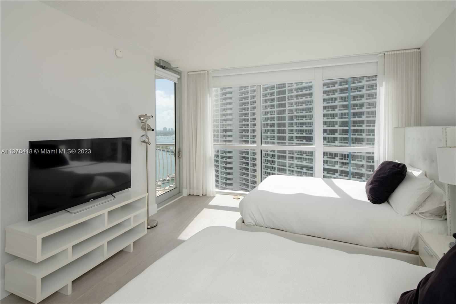 1750 Bayshore Dr #2602 Miami, FL 33132