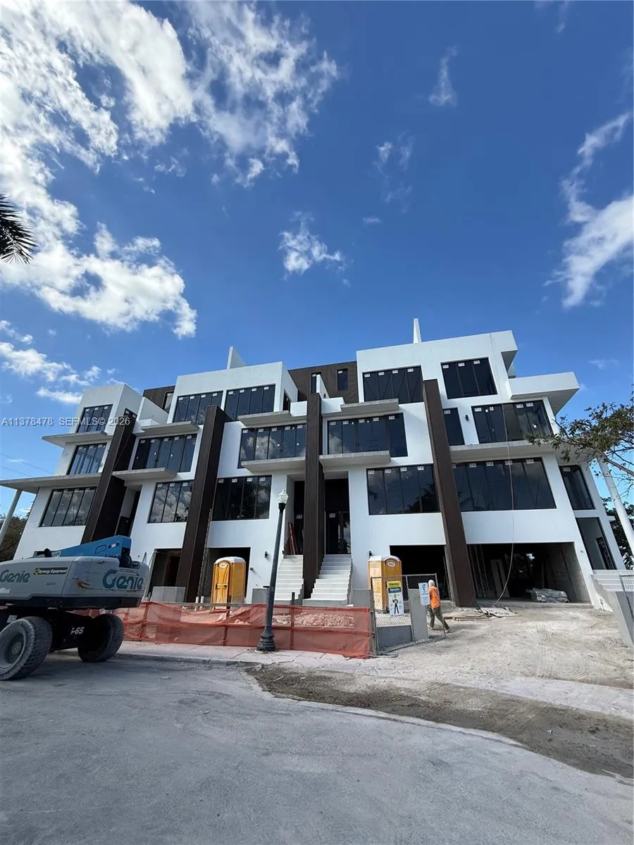7300 Trouville Esplanade #3 Miami Beach, FL 33141