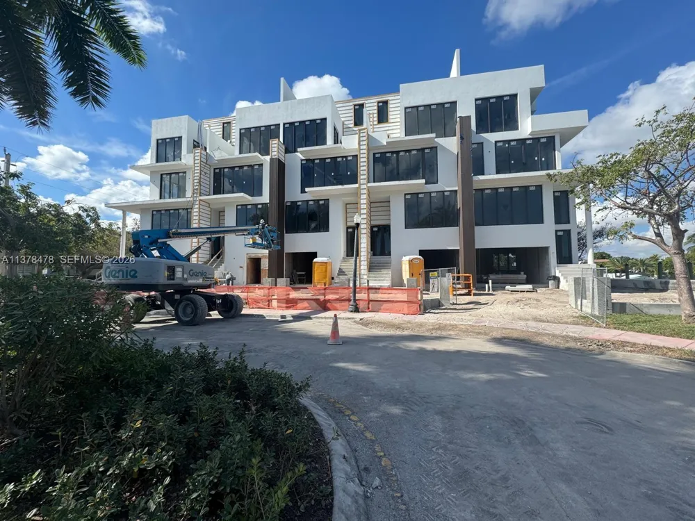 7300 Trouville Esplanade #3 Miami Beach, FL 33141