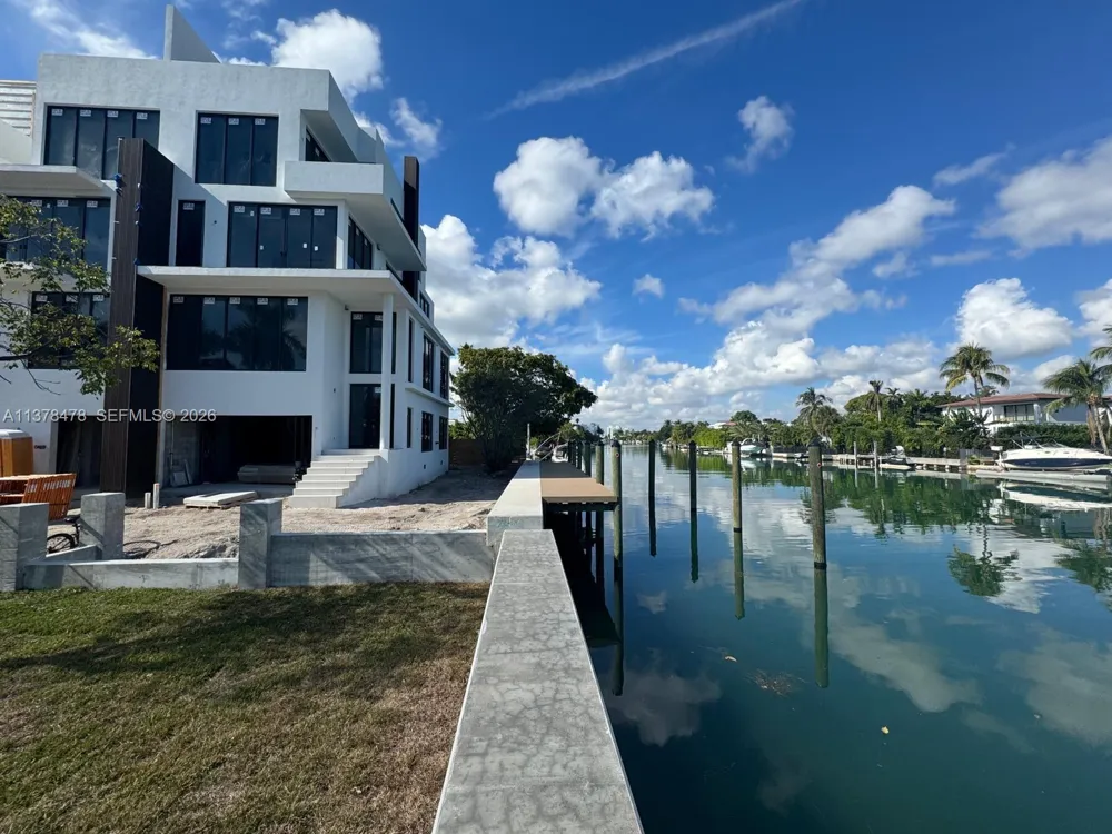 7300 Trouville Esplanade #3 Miami Beach, FL 33141