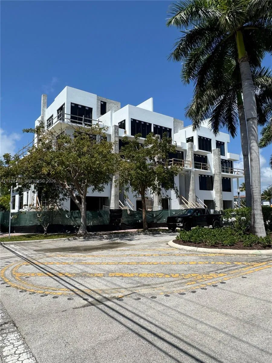 7300 Trouville Esplanade #3 Miami Beach, FL 33141