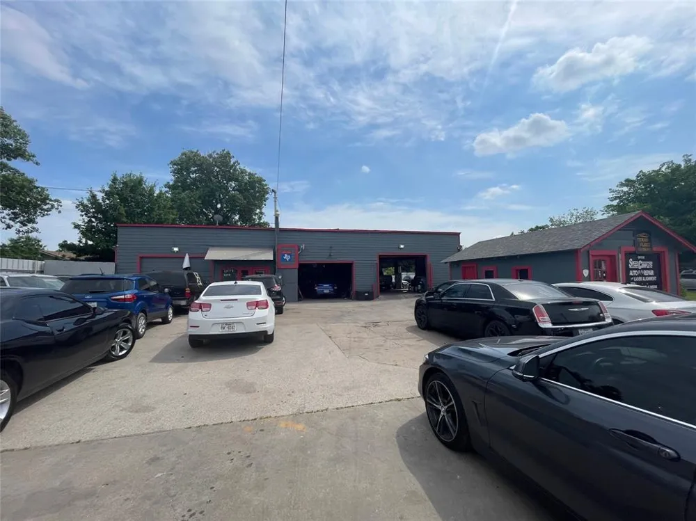 1006 W 6th Street Irving, TX 75060