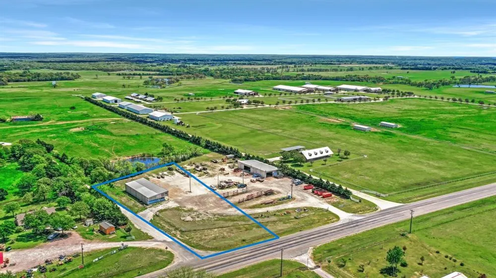23350 US Highway 377 Whitesboro, TX 76273