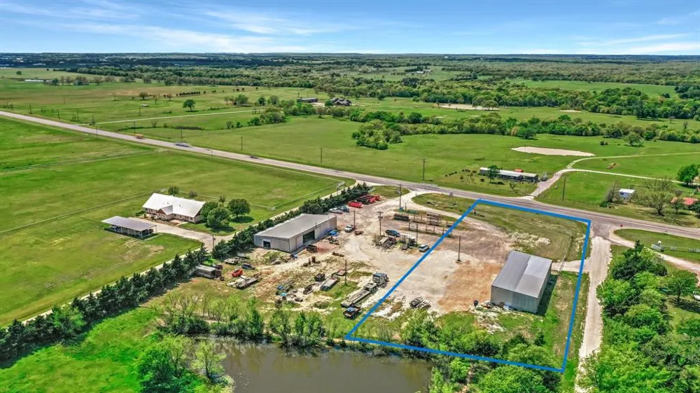 23350 US Highway 377 Whitesboro, TX 76273