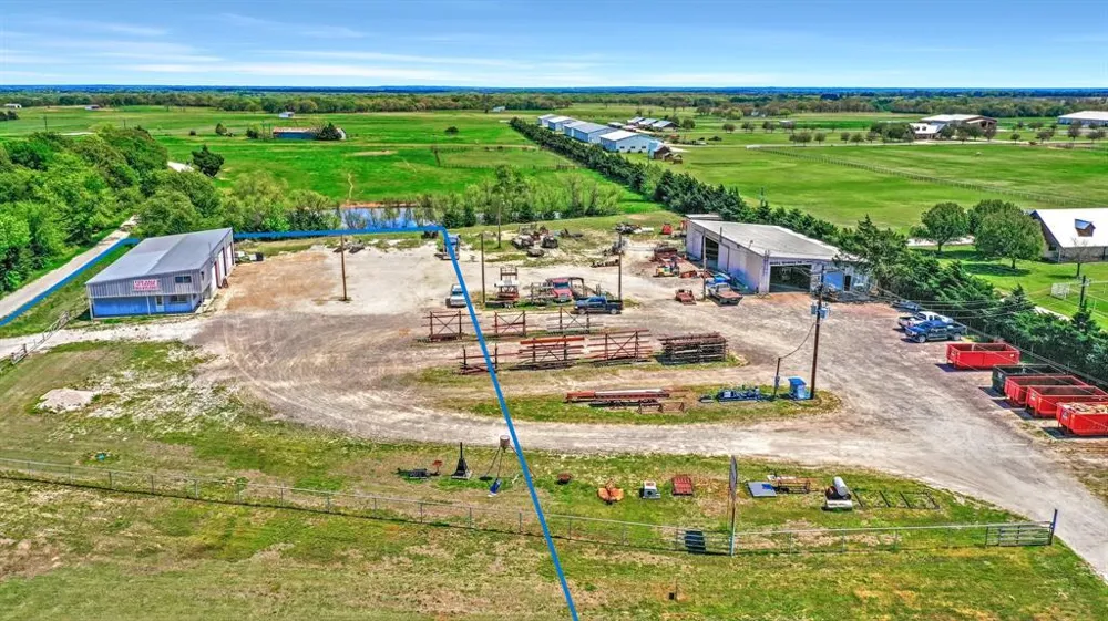 23350 US Highway 377 Whitesboro, TX 76273