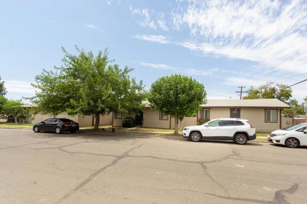 3468 S Frank Avenue Fresno, CA 93725