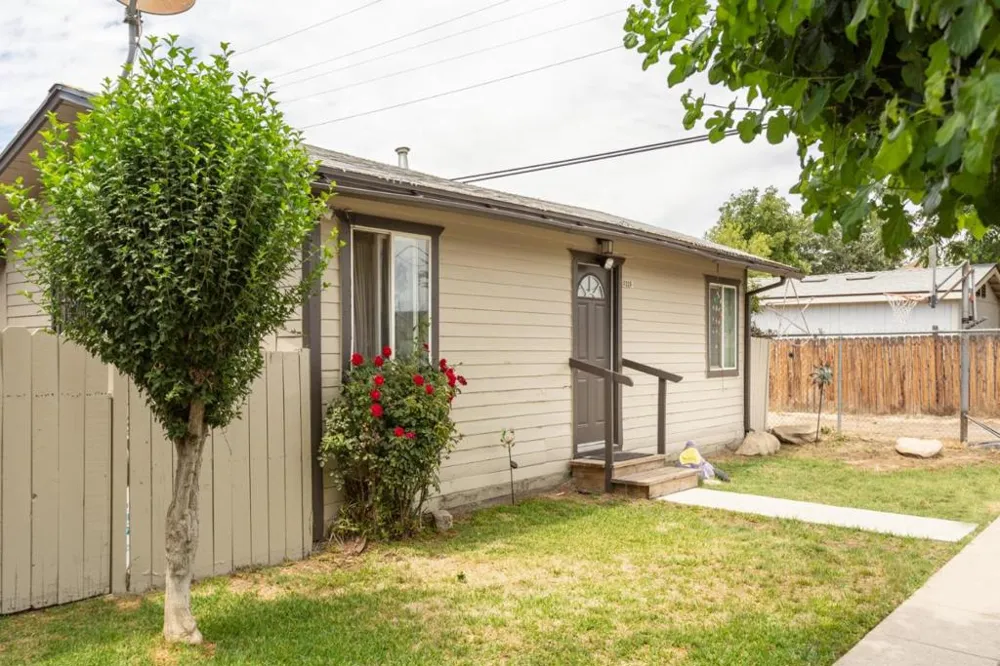 3468 S Frank Avenue Fresno, CA 93725