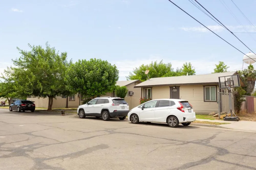 3468 S Frank Avenue Fresno, CA 93725