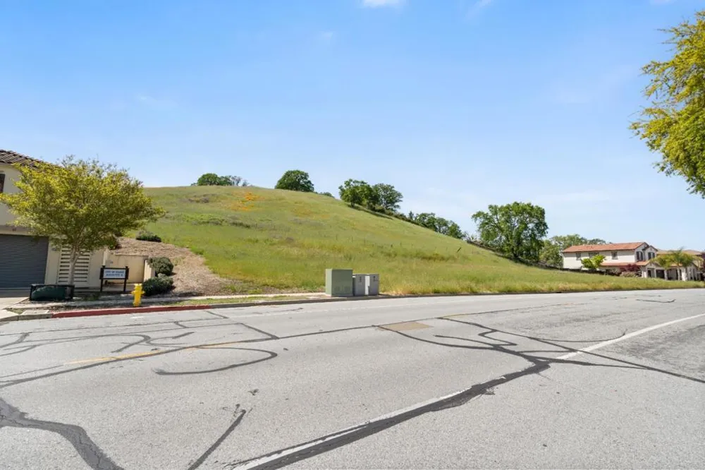 Rancho Hills Dr Drive Gilroy, CA 95020