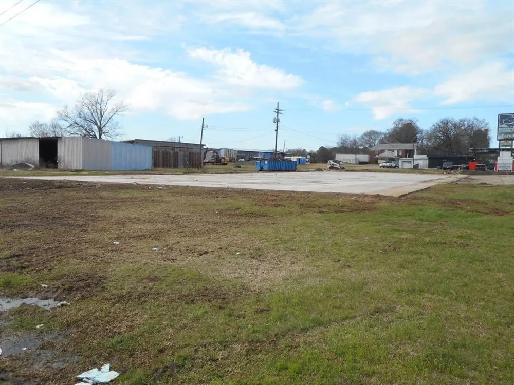 2020 S Arkansas Highway Springhill, LA 71075