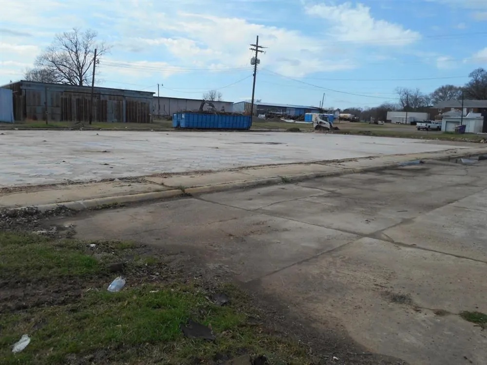 2020 S Arkansas Highway Springhill, LA 71075