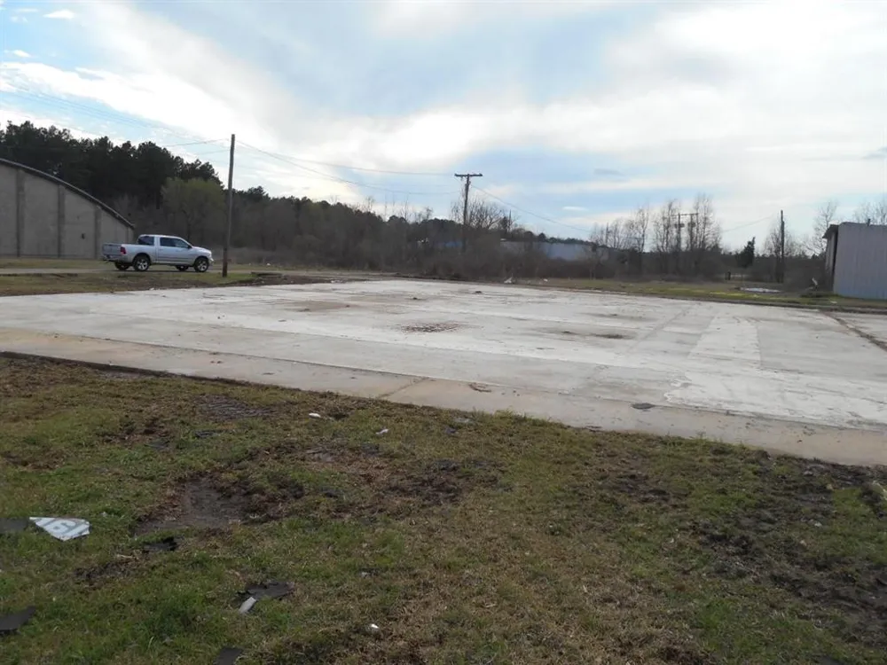2020 S Arkansas Highway Springhill, LA 71075