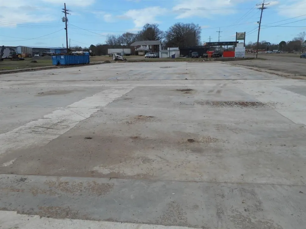2020 S Arkansas Highway Springhill, LA 71075