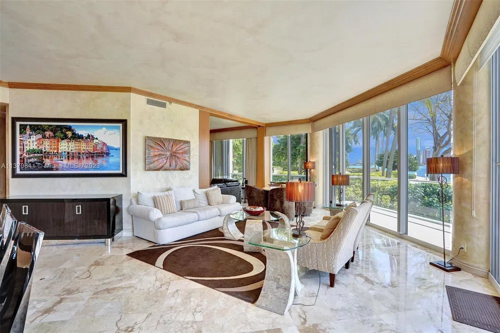 2600 Island Blvd #101 Aventura, FL 33160