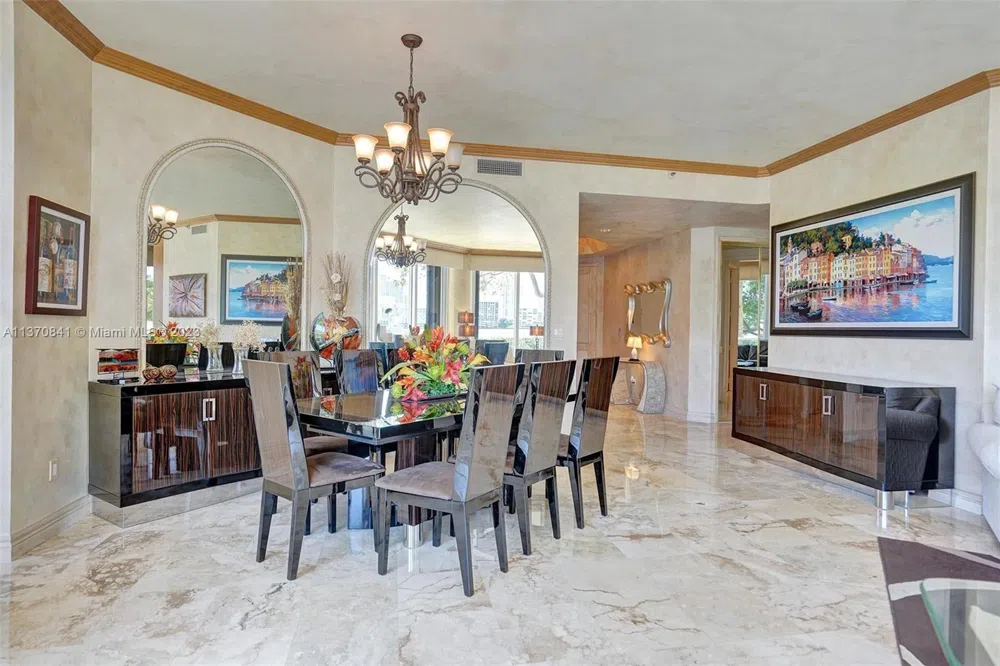 2600 Island Blvd #101 Aventura, FL 33160