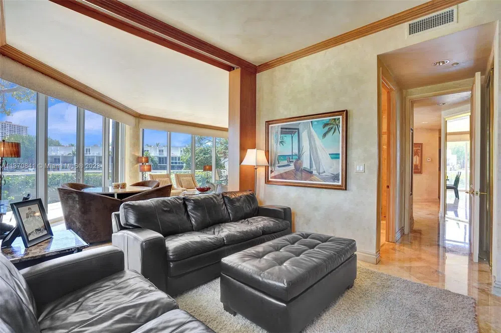 2600 Island Blvd #101 Aventura, FL 33160