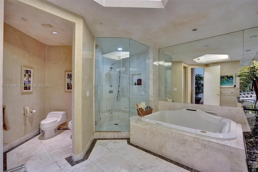 2600 Island Blvd #101 Aventura, FL 33160