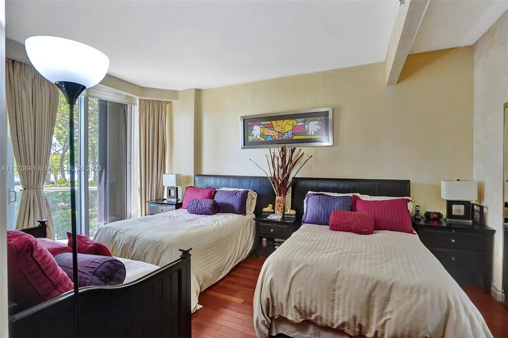 2600 Island Blvd #101 Aventura, FL 33160
