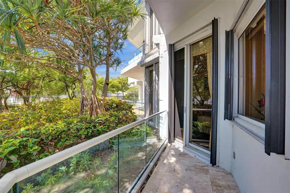 2600 Island Blvd #101 Aventura, FL 33160