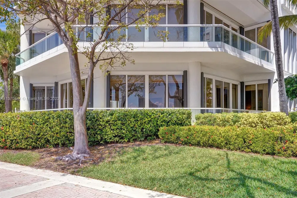 2600 Island Blvd #101 Aventura, FL 33160