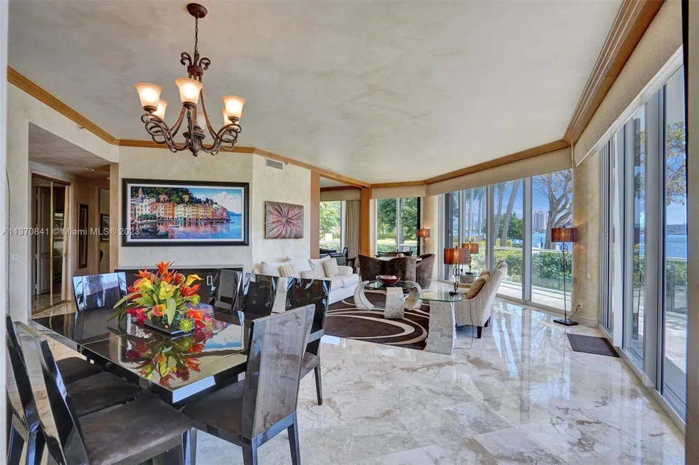 2600 Island Blvd #101 Aventura, FL 33160