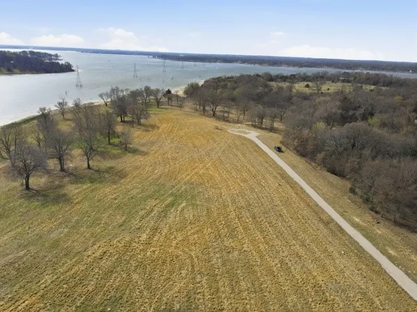 371 Private Road 7327 Emory, TX 75440
