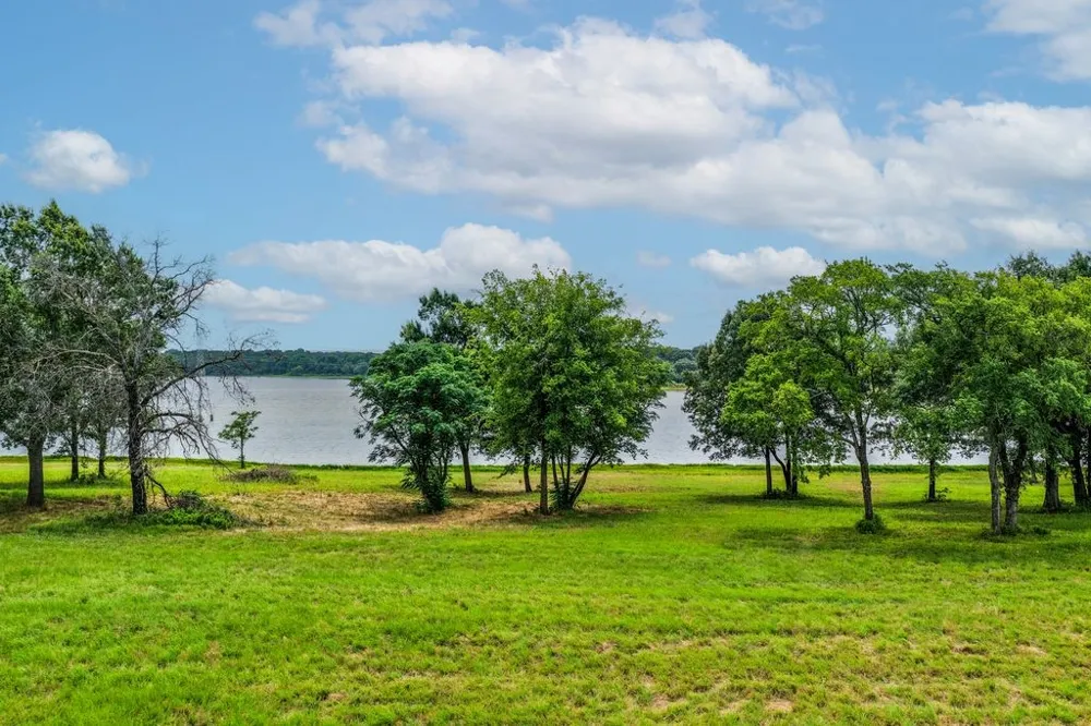 371 Private Road 7327 Emory, TX 75440