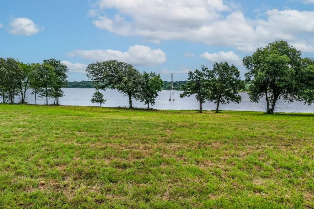 371 Private Road 7327 Emory, TX 75440