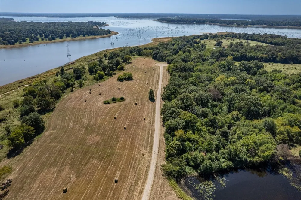 361 Private Road 7327 Emory, TX 75440