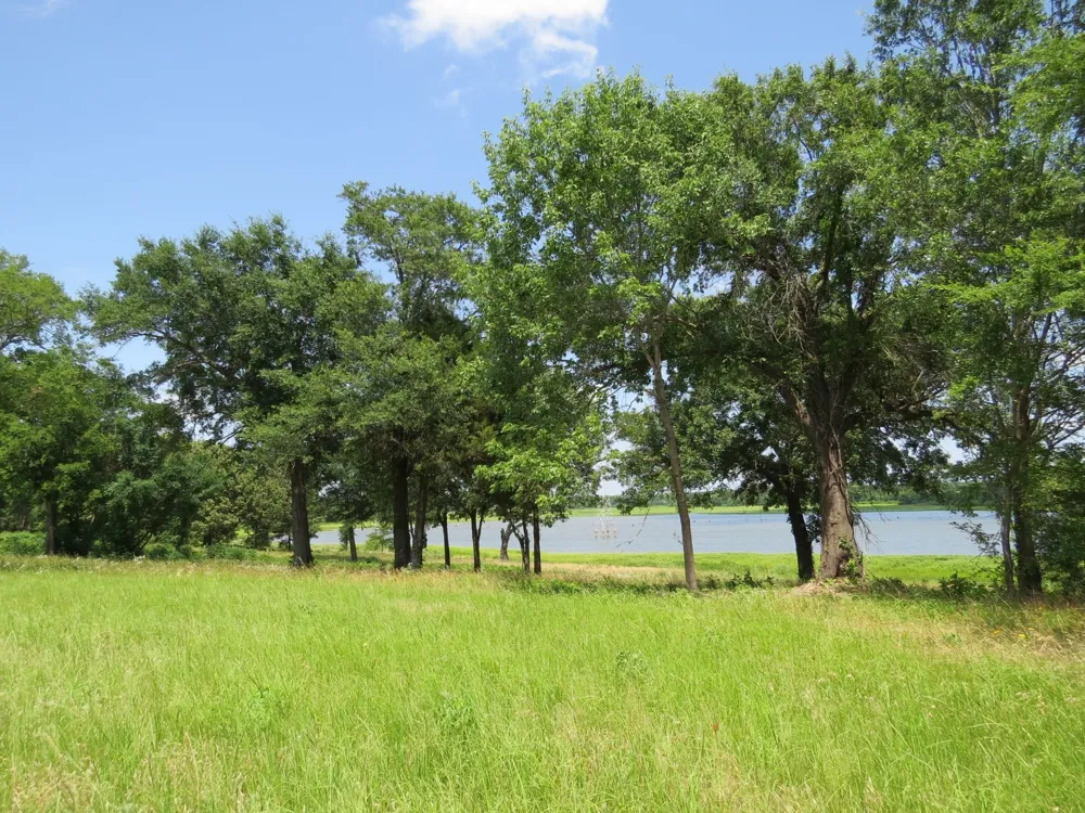 361 Private Road 7327 Emory, TX 75440