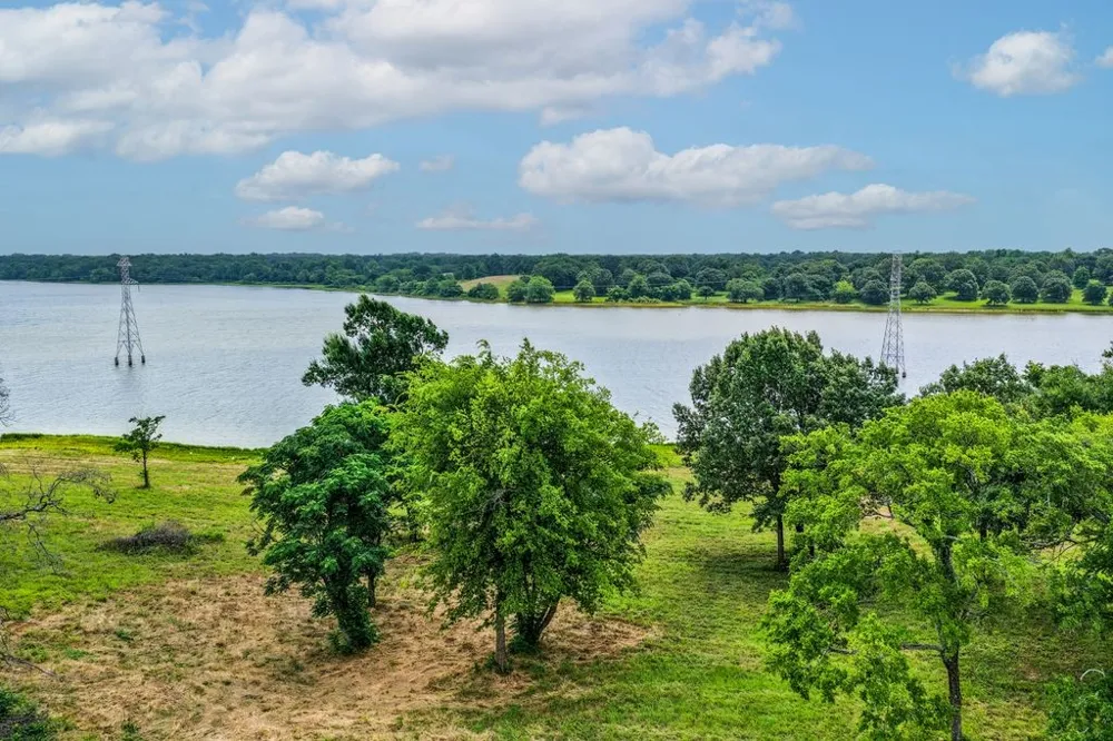 361 Private Road 7327 Emory, TX 75440