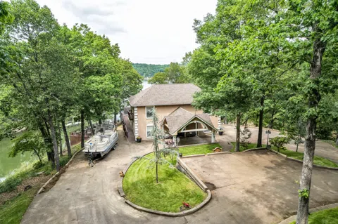 1288 Hendryx Point Road