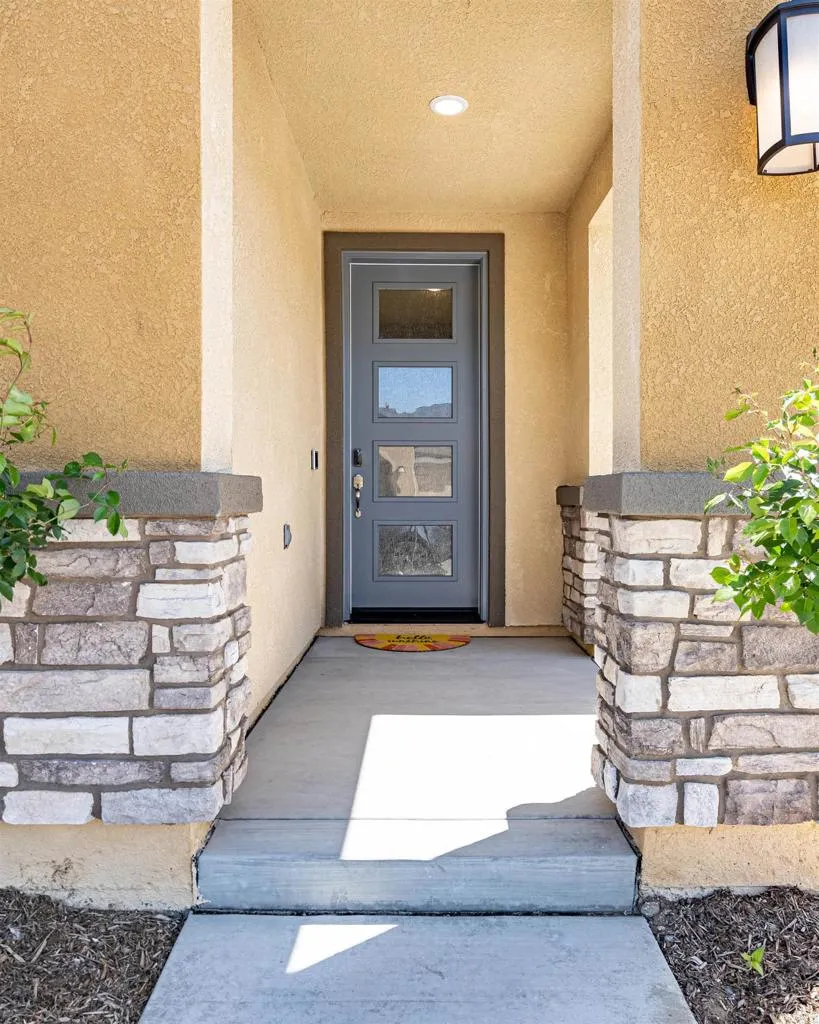 6563 E Tobey Avenue Fresno, CA 93727