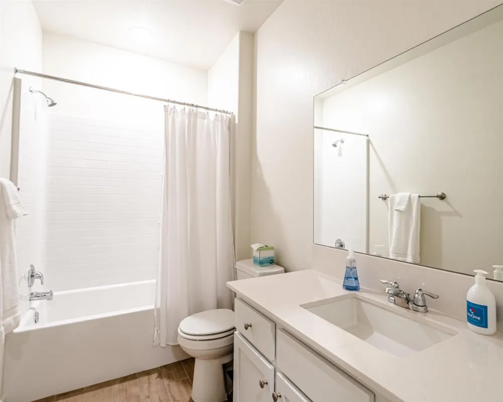 6563 E Tobey Avenue Fresno, CA 93727