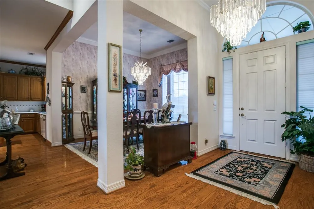 5609 Lyons Road Garland, TX 75043