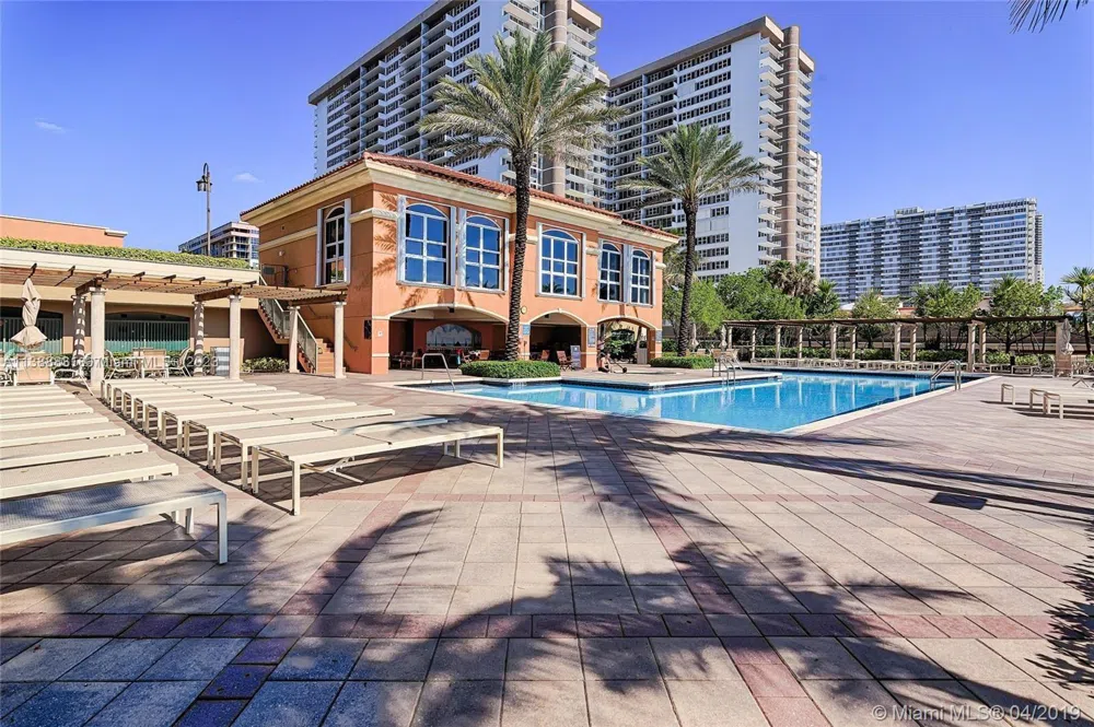 2080 S Ocean Dr #806 Hallandale Beach, FL 33009
