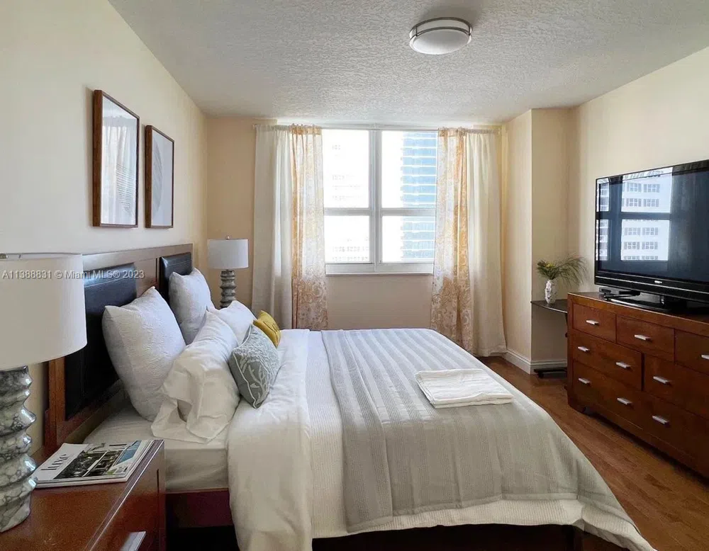 2080 S Ocean Dr #806 Hallandale Beach, FL 33009