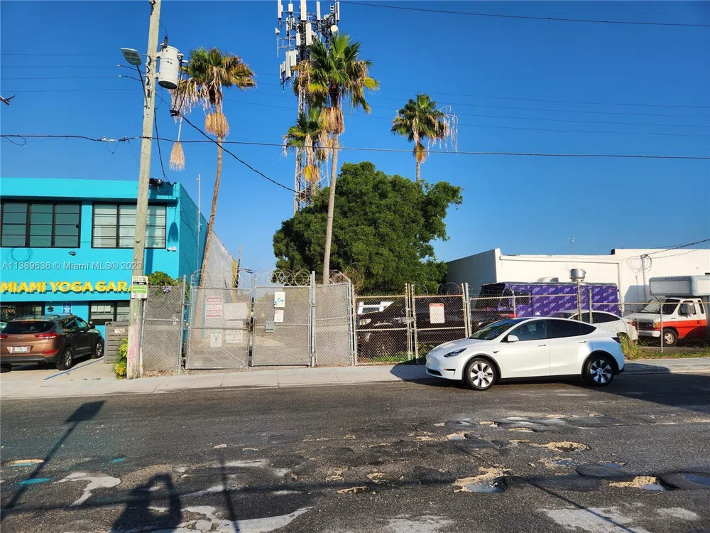 60 NW 20th St Miami, FL 33127