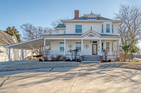 321 W Cherokee Street