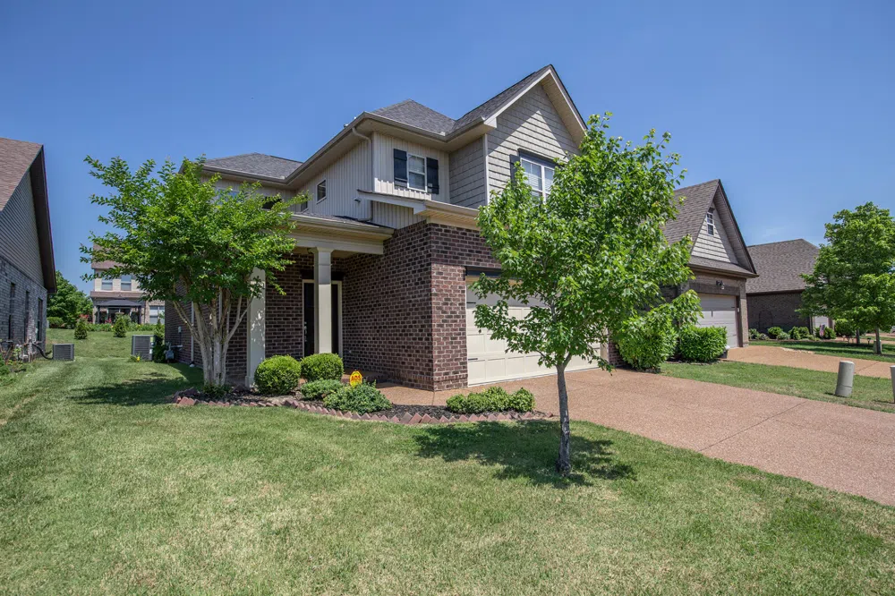117 England PL Hendersonville, TN 37075