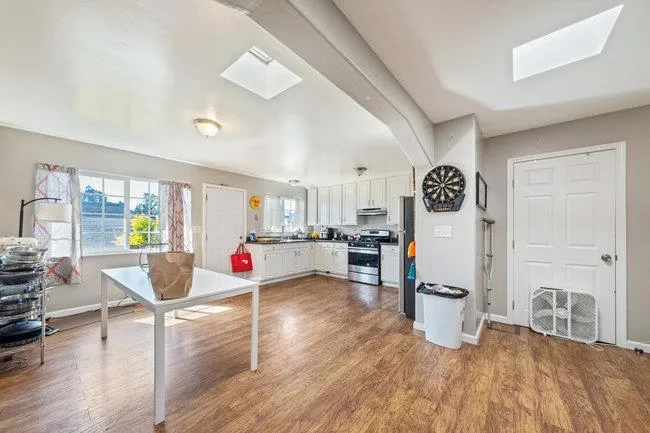 2946 E 29th Street Oakland, CA 94601